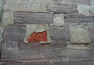 El cemento argamasa y piedra natural - siempre un daño