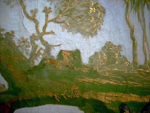 Kinaslott Drottningholm : Les tableaux de chinoisen sur l'éclatement de tapisserie de canevas à la suite de l'emmagasiné humide/étouffe/moisturing. La couche de tableau craque de.